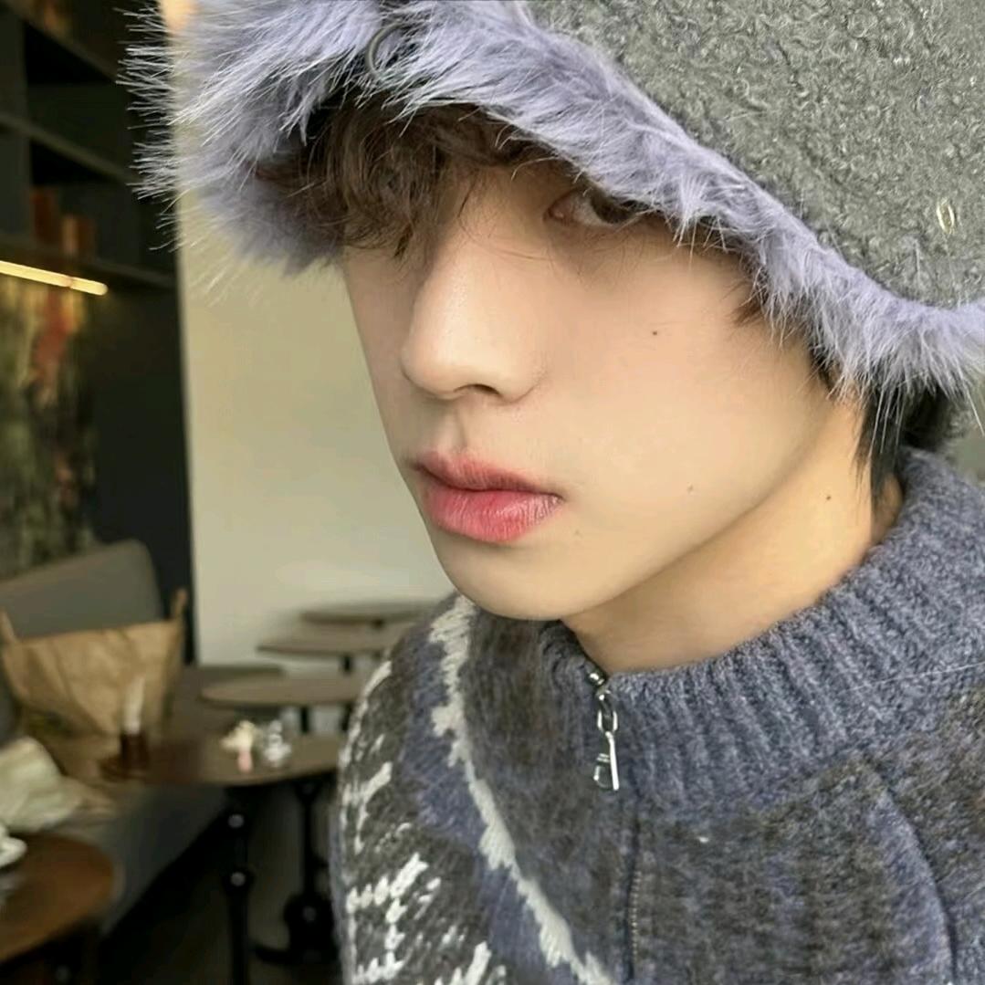 爱喝咖啡的哥斯拉