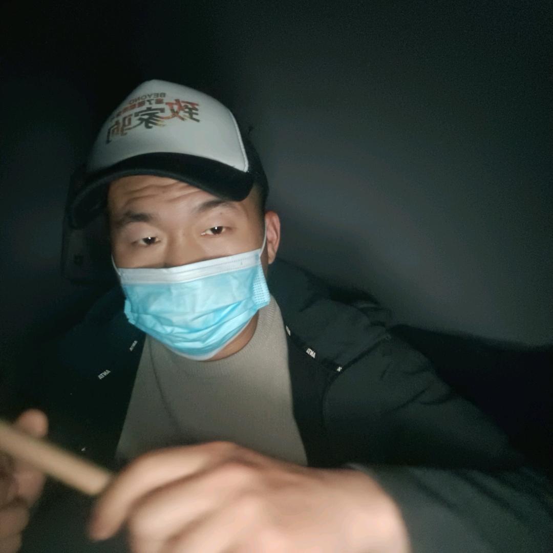 黑暗疯子摇滚乐队