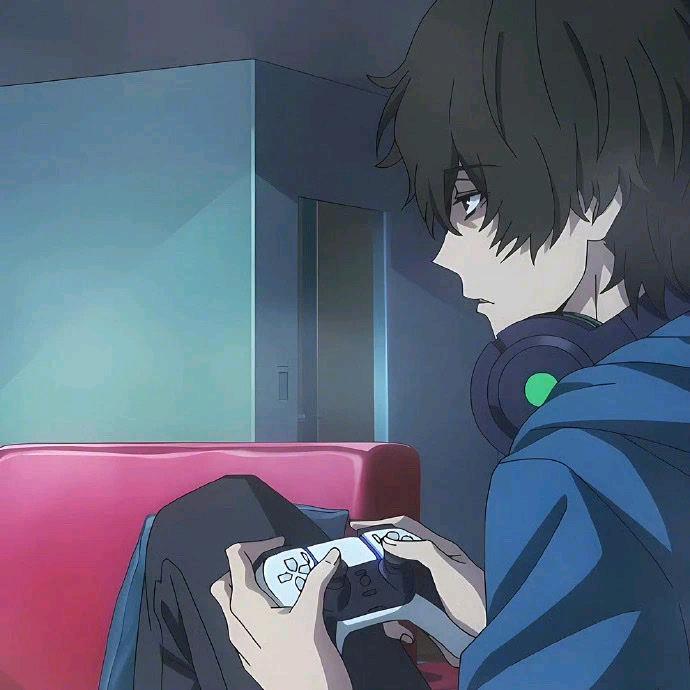 龙卷风摧毁停车场