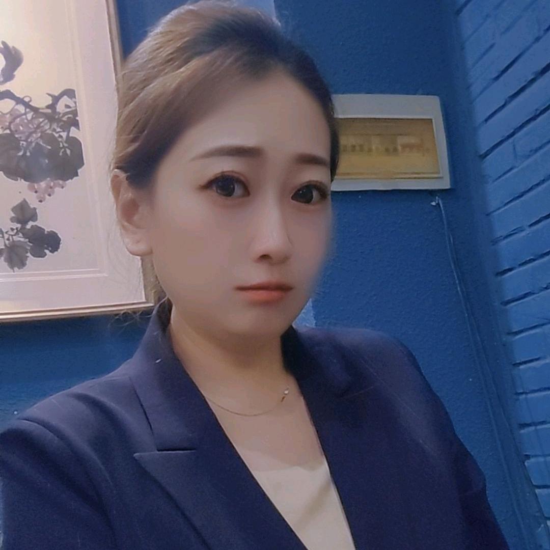 娜小小