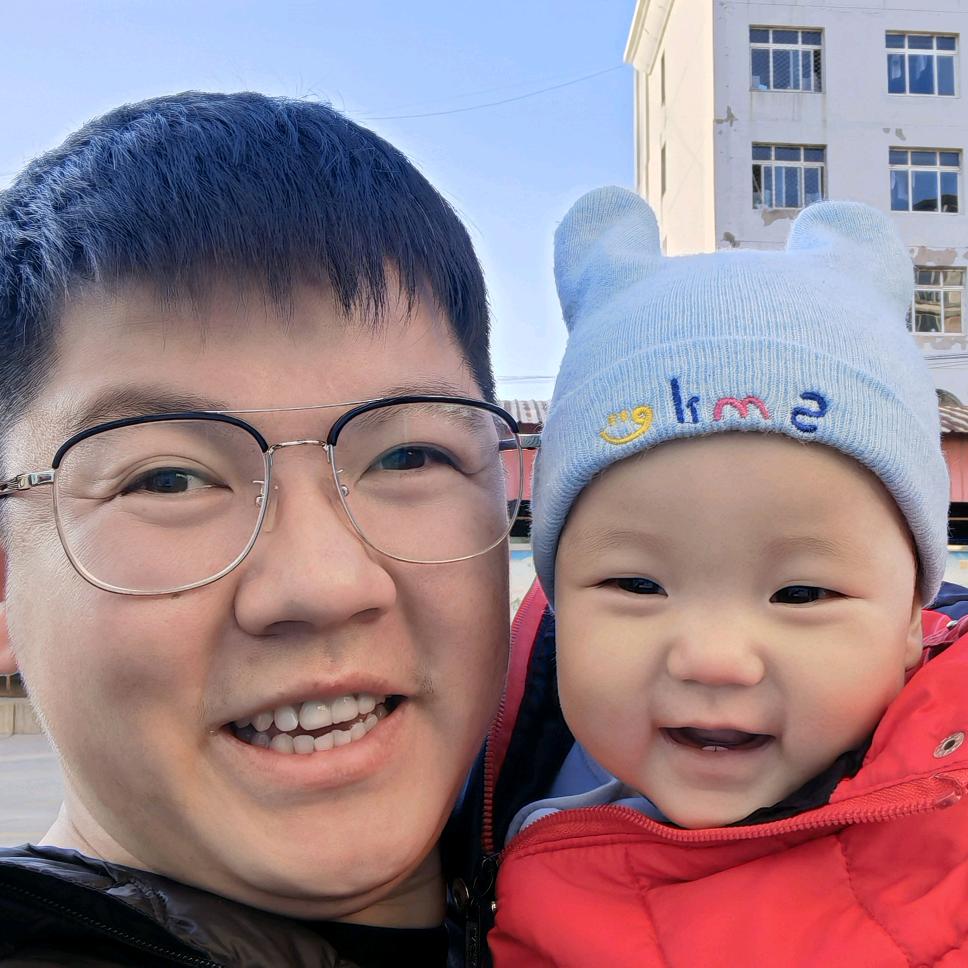 一只剑走偏锋的猴子