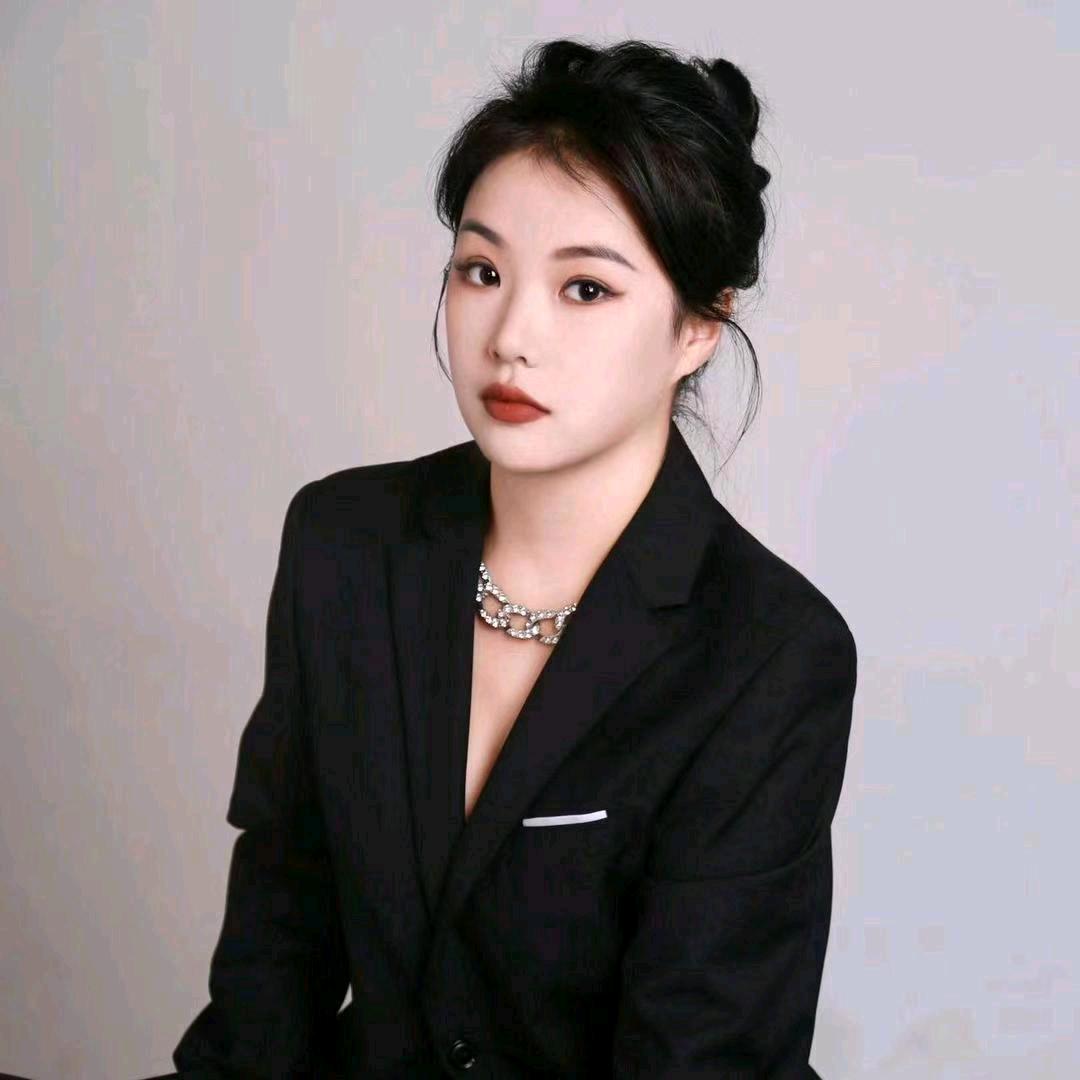 搞“眉毛”的晨晨