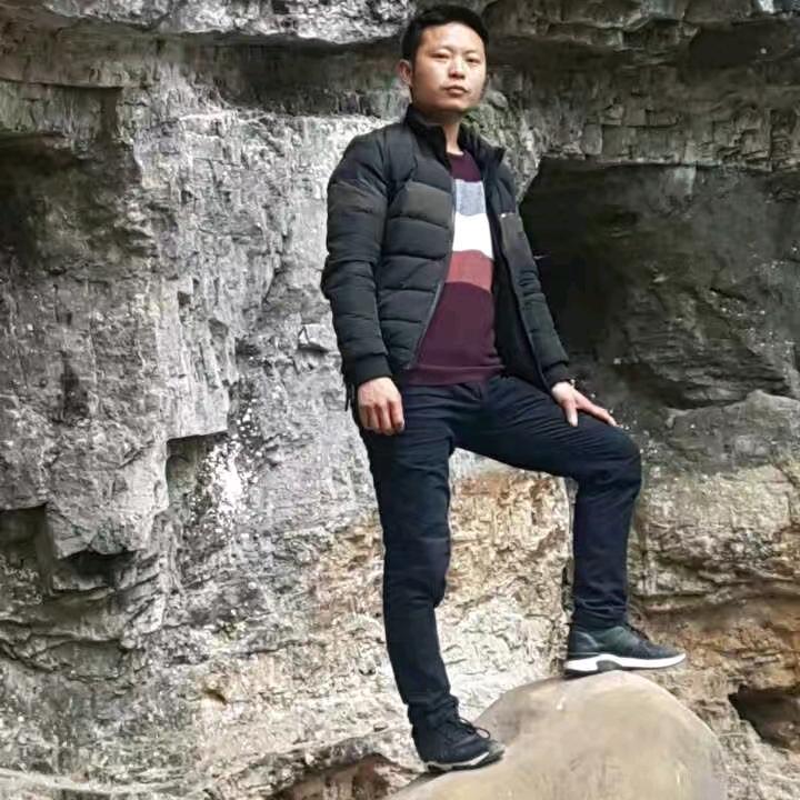 何金红  单亲爸爸