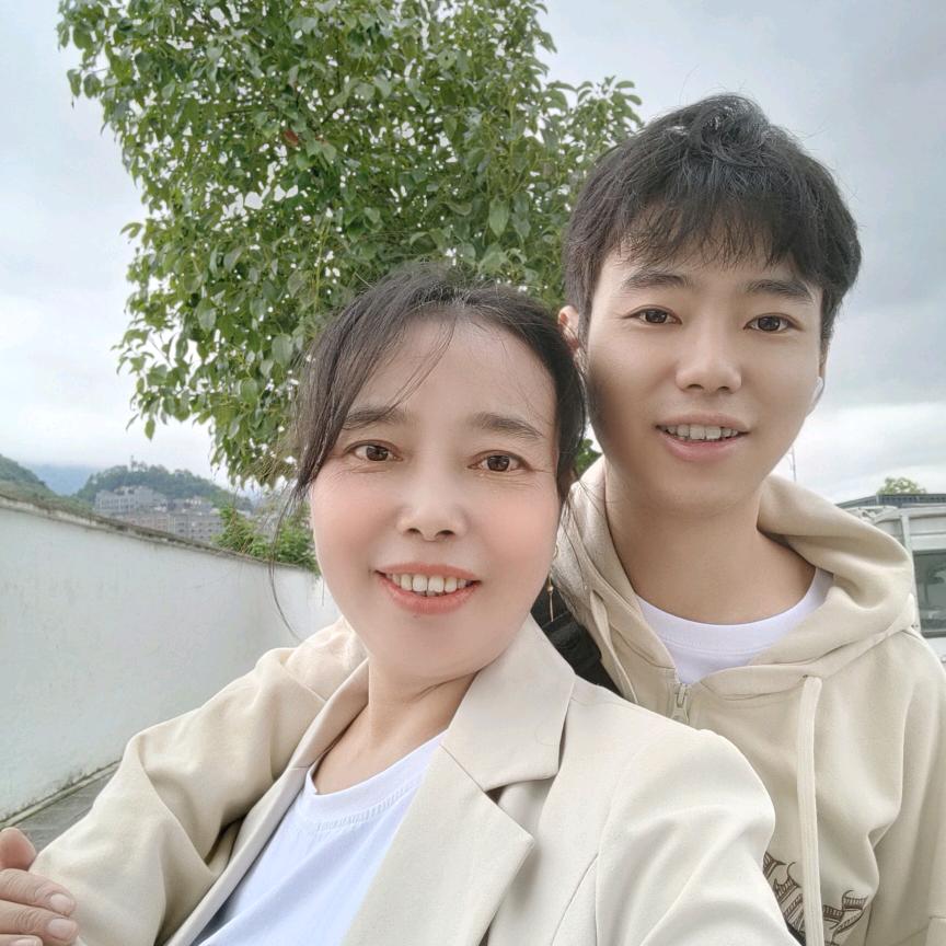 曾经的痛，满身的伤（谭））