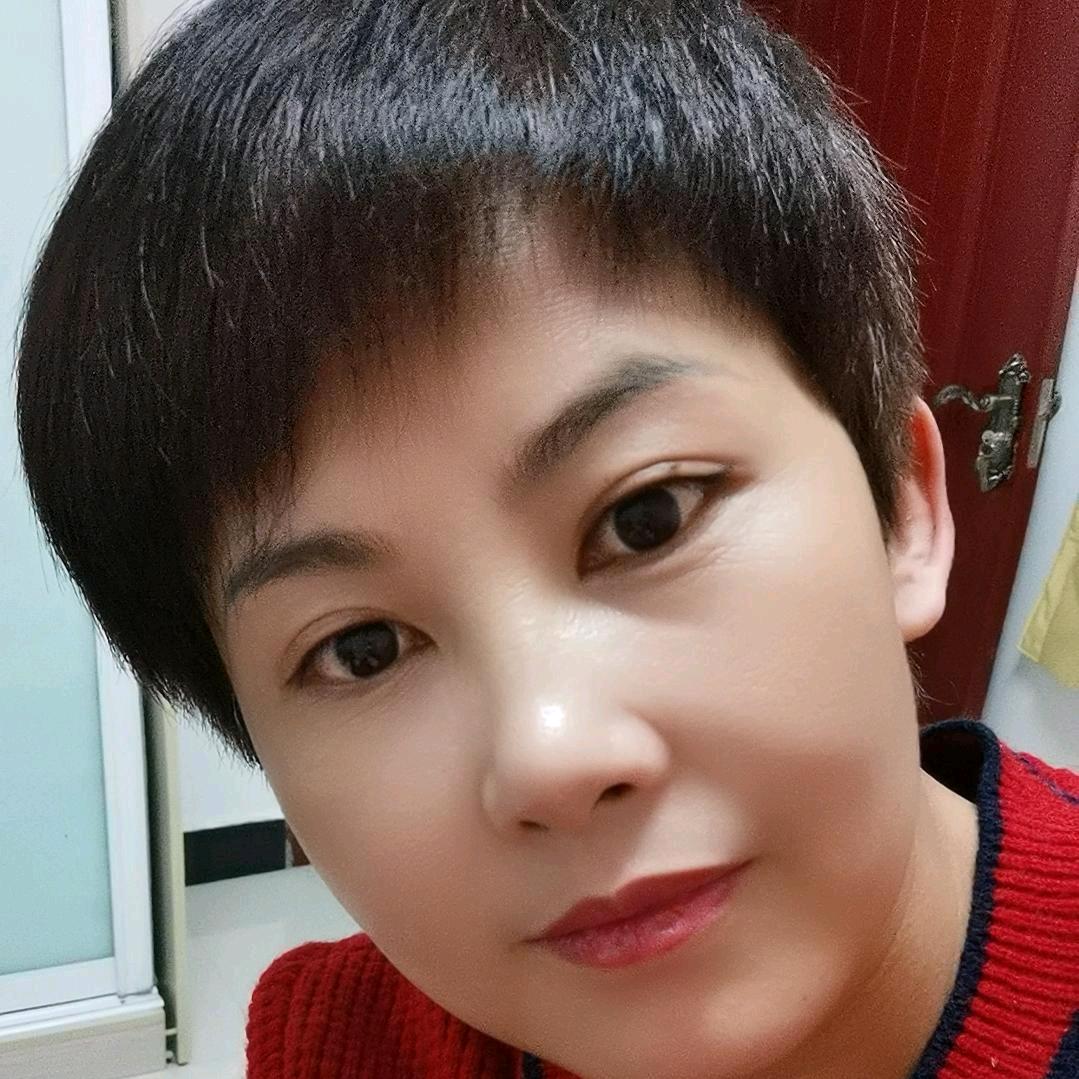 淡然一笑👨‍👩‍👦