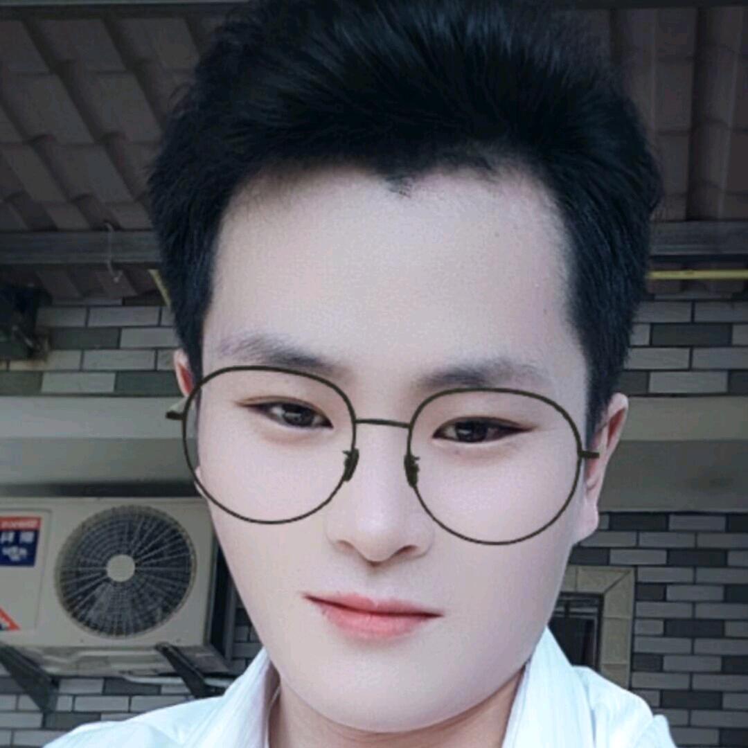 🕊꧔ꦿ℘এ小刘哥