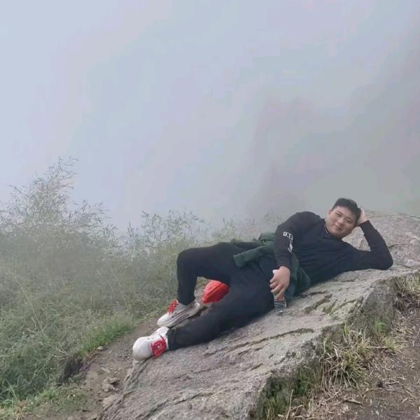 〈兴业〉万果林，石南，南街路口：ರ_ರ