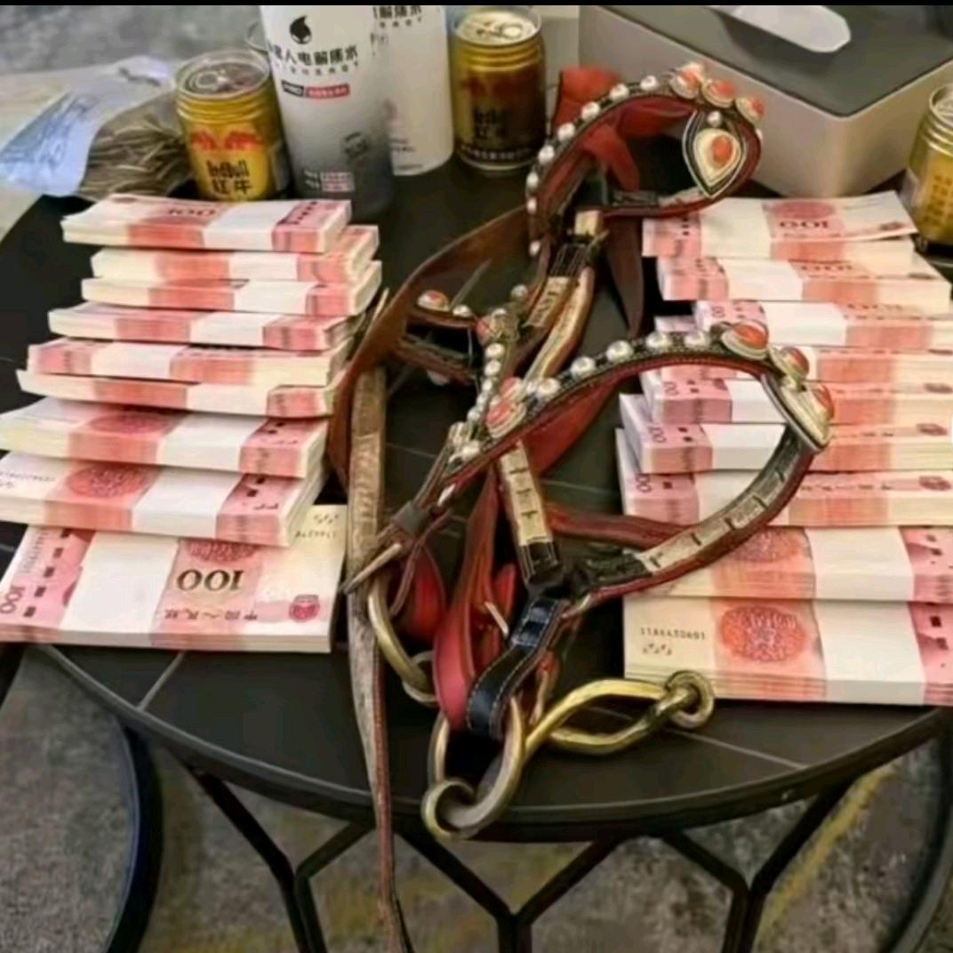 精神小伙