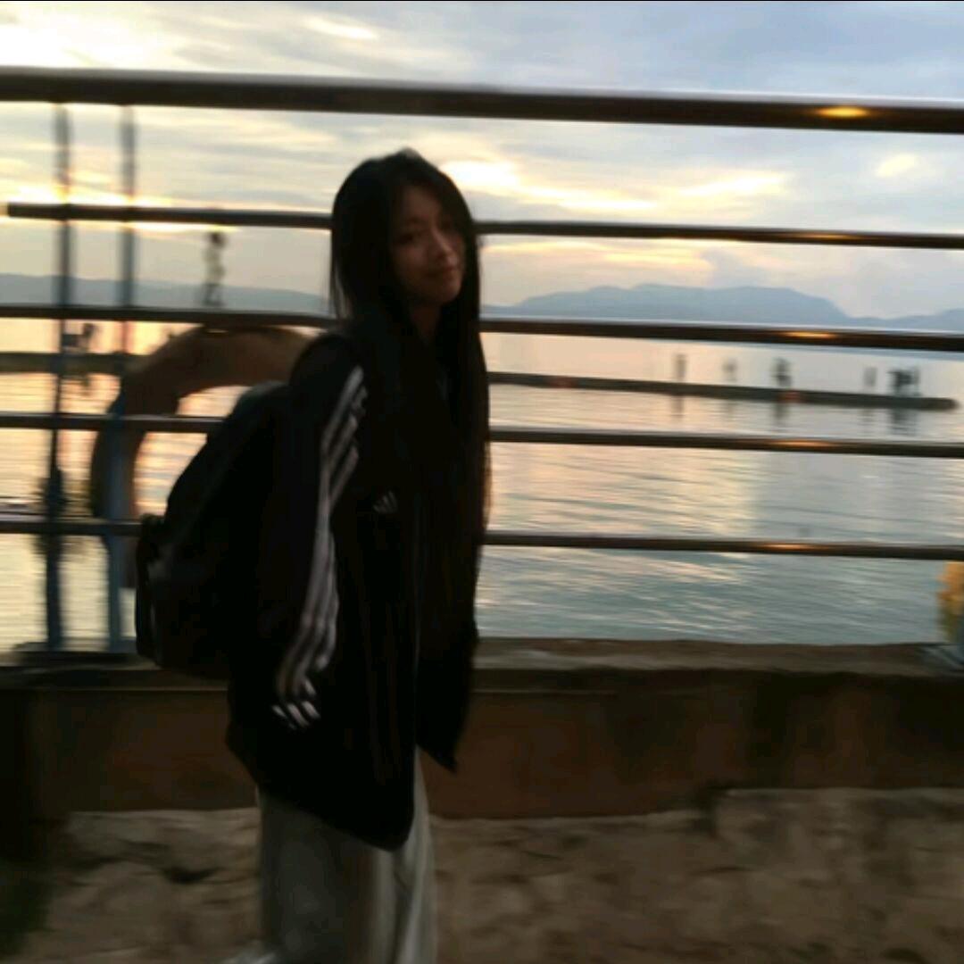 𓆡小魚游啊游