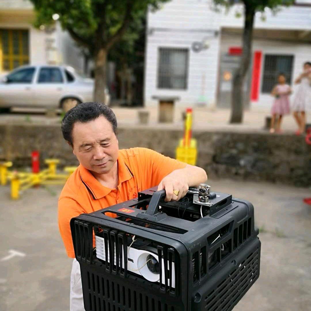 萧卫平