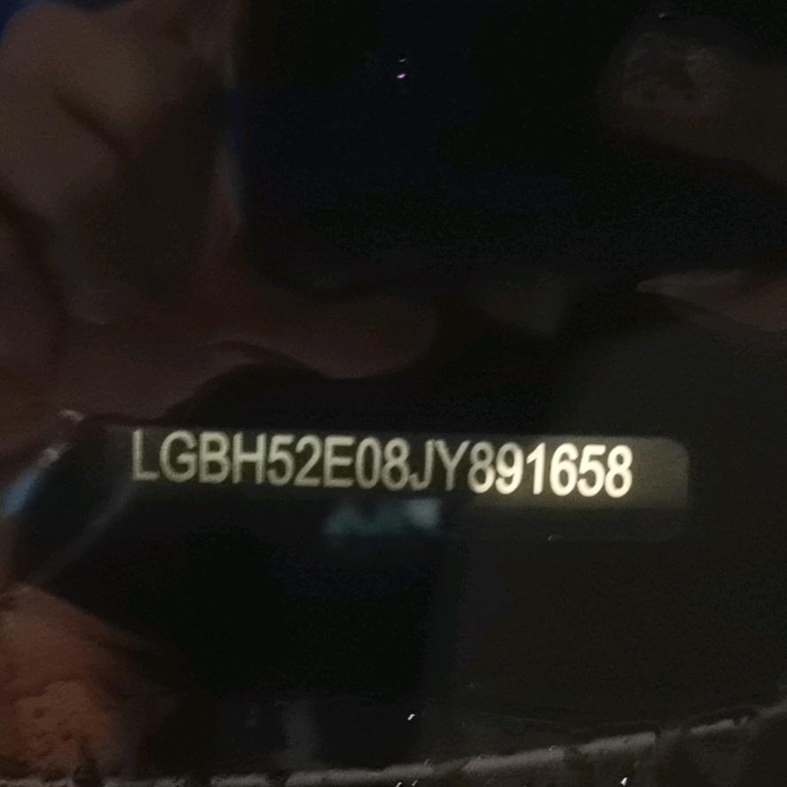 前面的让一下，别耽误我看小姐姐