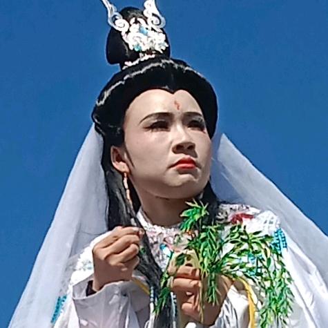 守村人