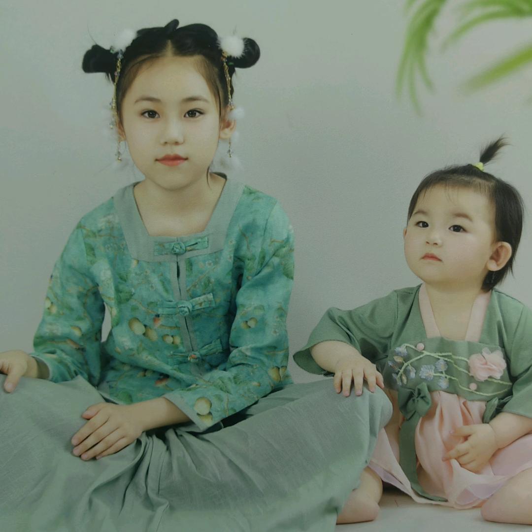 张勇.