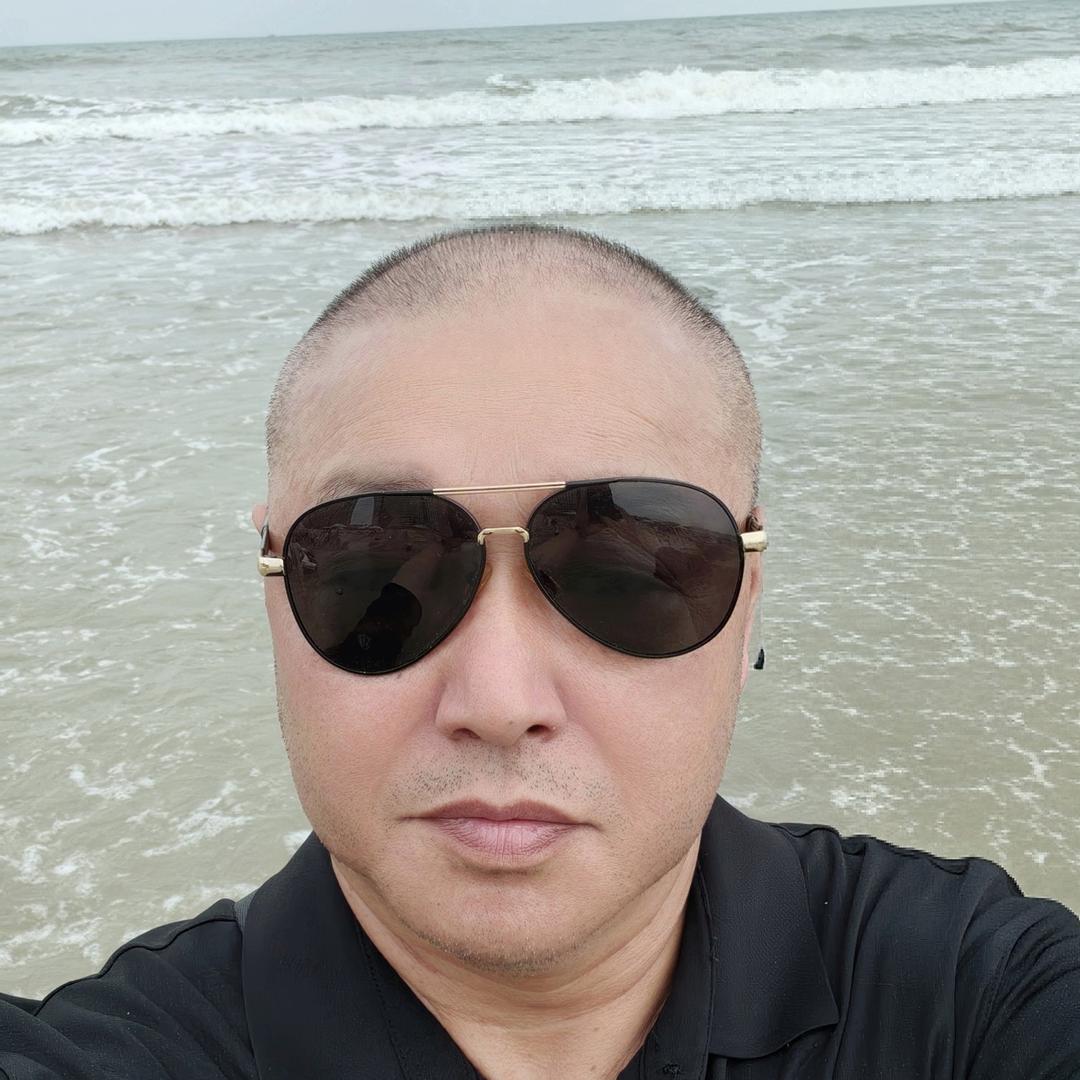 熊熊明