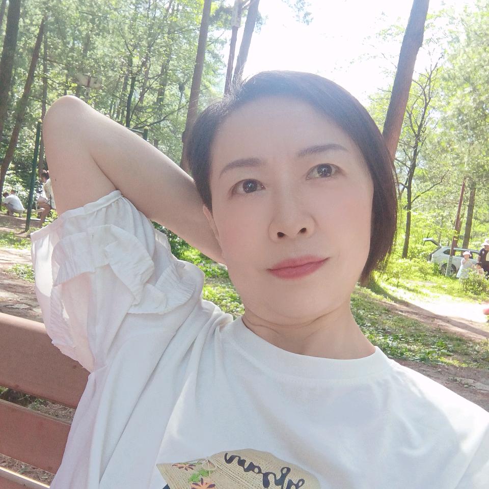 华