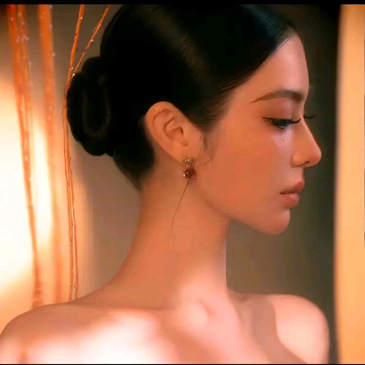 差亿点是个美女.
