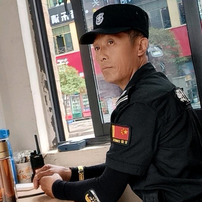 新年快乐敢做敢挡，低调做人正在直播