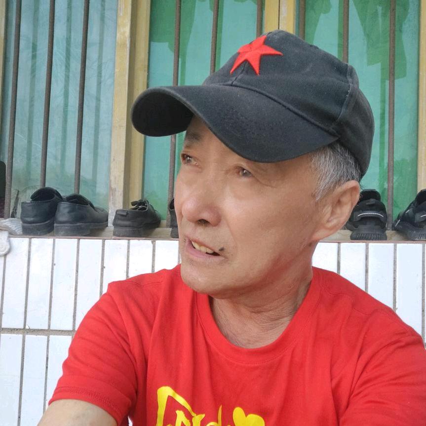 爱唱歌儿的老头
