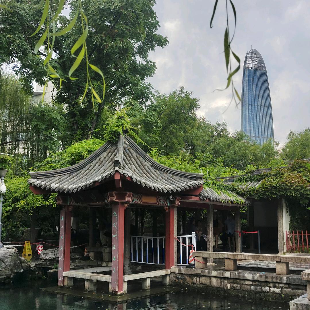 动耳倾听