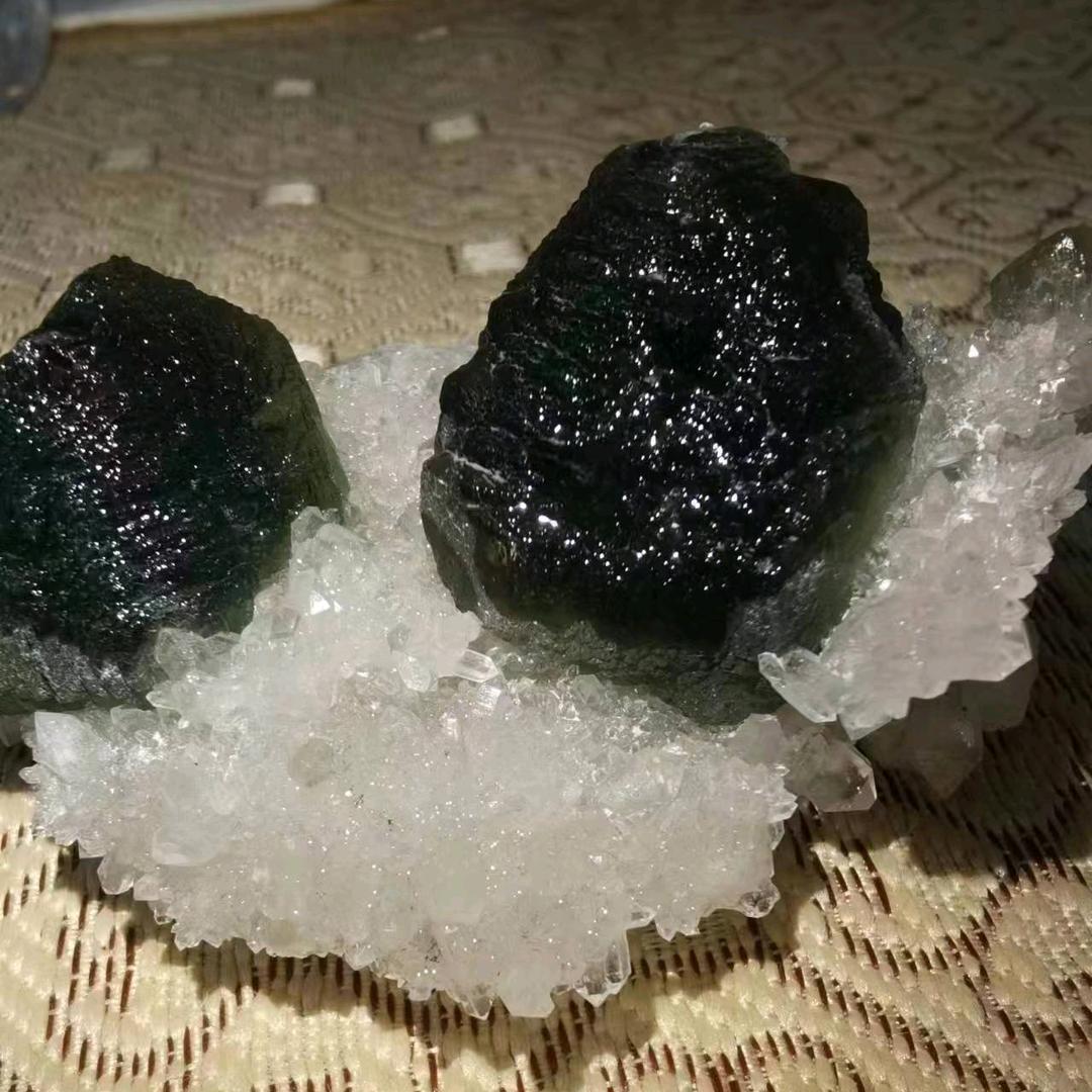 矿物晶体，磊磊