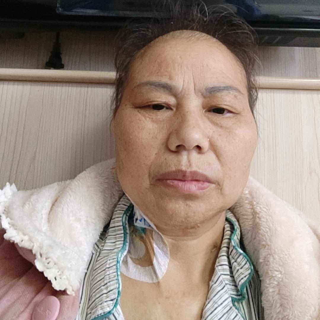 春姐，新人首播身体好没办法平台哥姐能帮忙