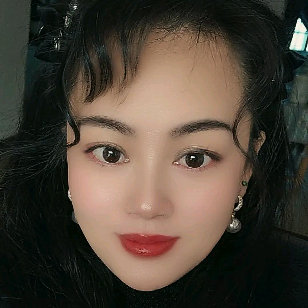 兰雅，乐观爱笑