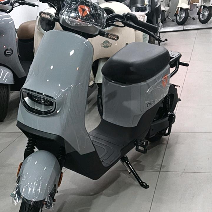 雅迪电动三堂店