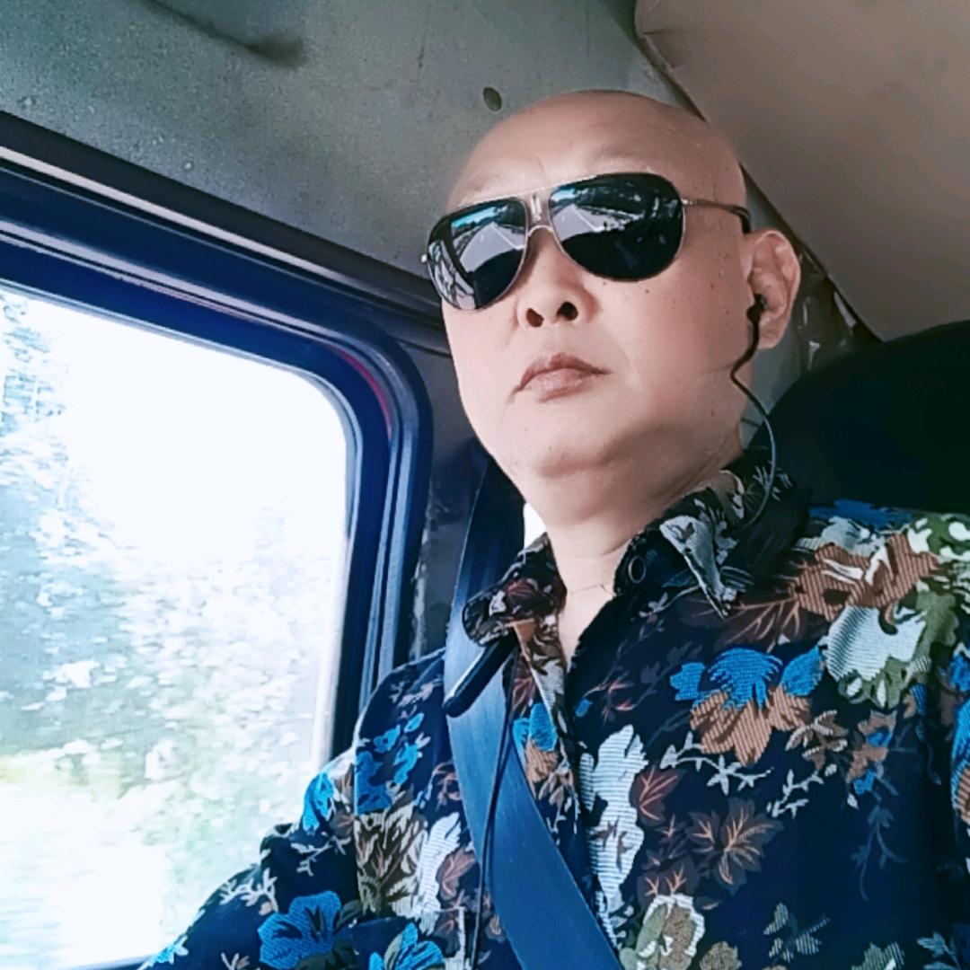 开卡车的老头🙏
