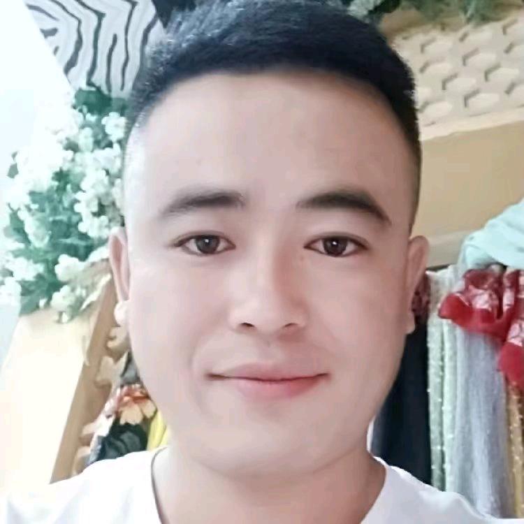 甜蜜的潇洒，小何