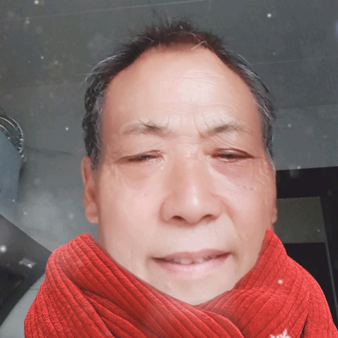 湖永江'弹琴唱歌讲述是我的爱好