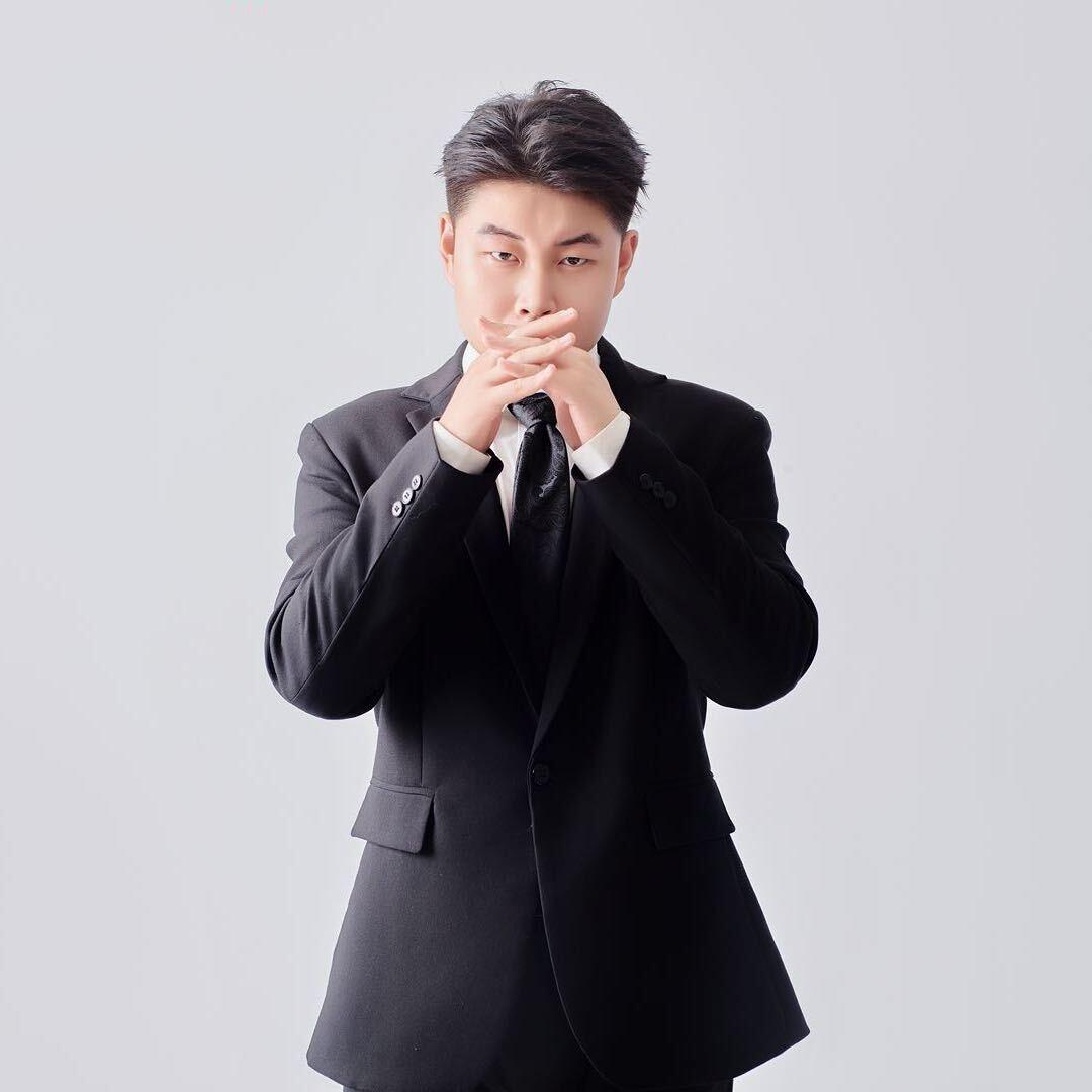 翰林广场新动功夫—邹主管