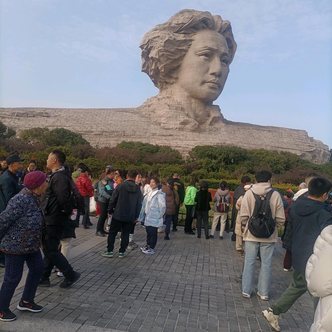 雪山居民宿五一广场店