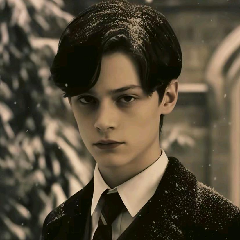 Tom. Riddle