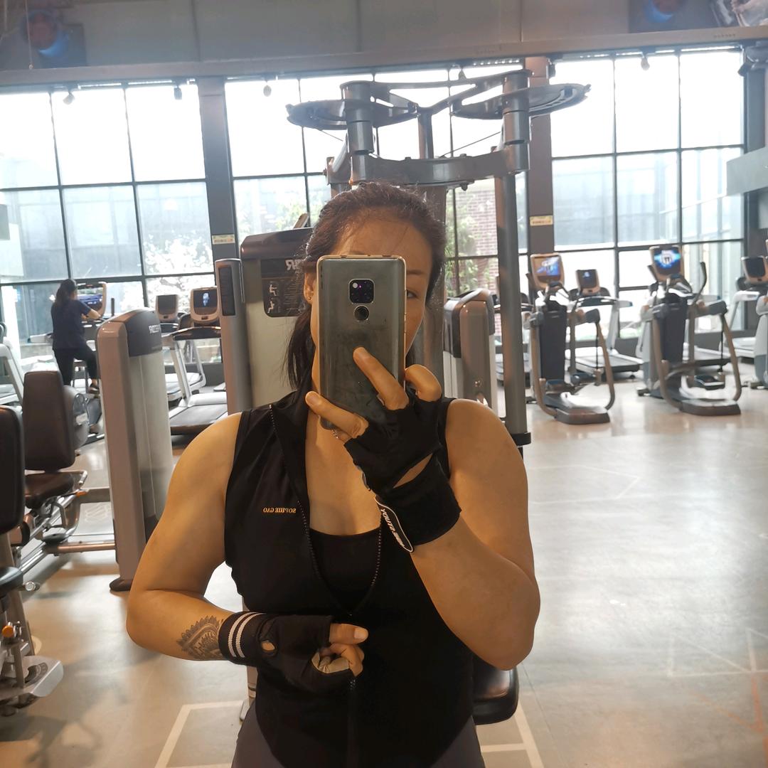 爱喝美式的娇姐