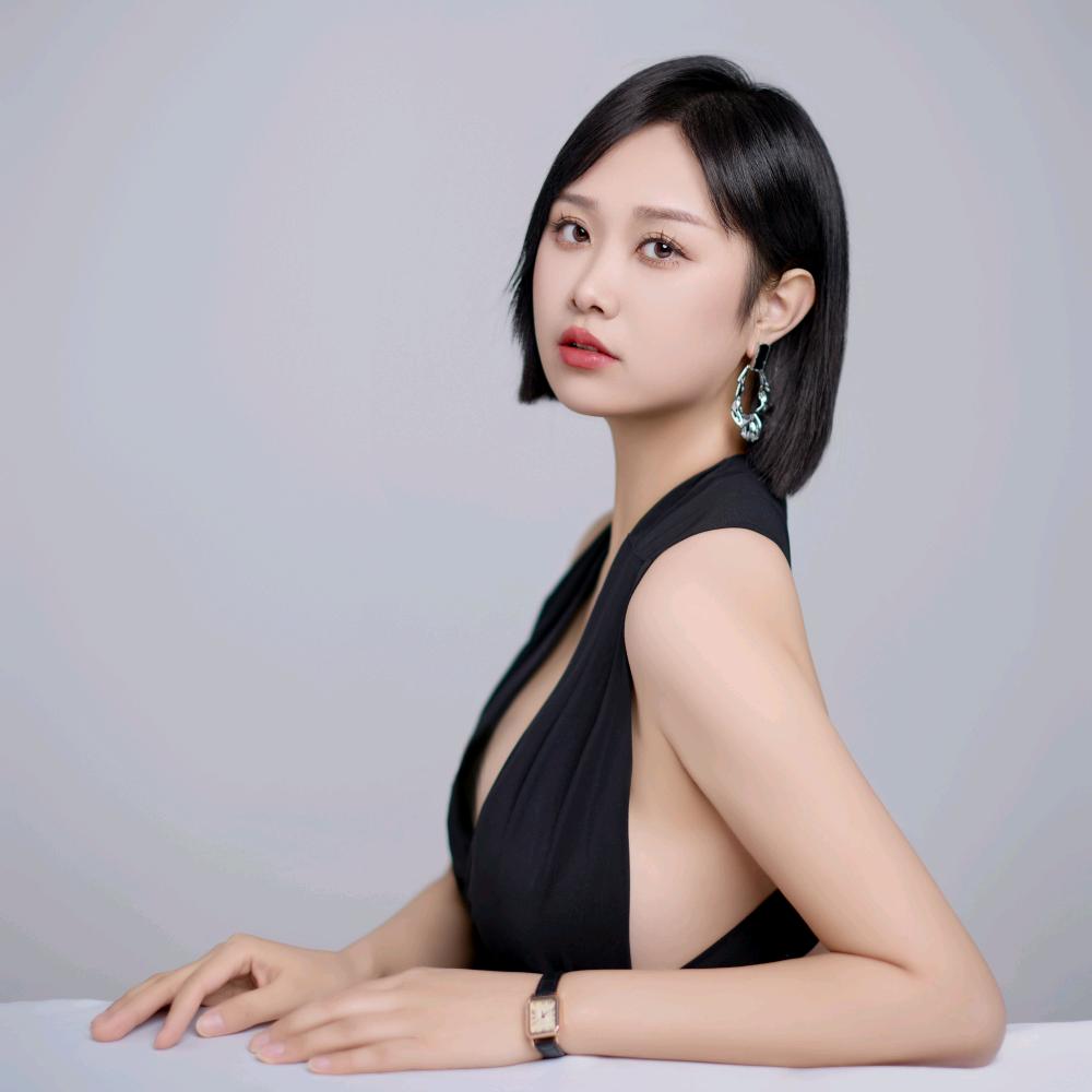 久慕婚纱礼服创始人 杨词