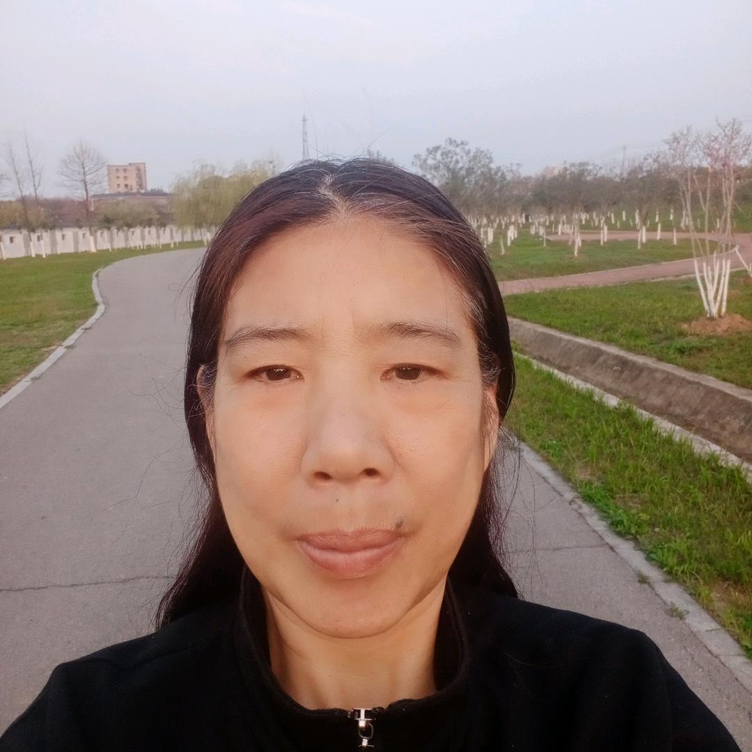 开心芬(主播晚上九点开始直播）