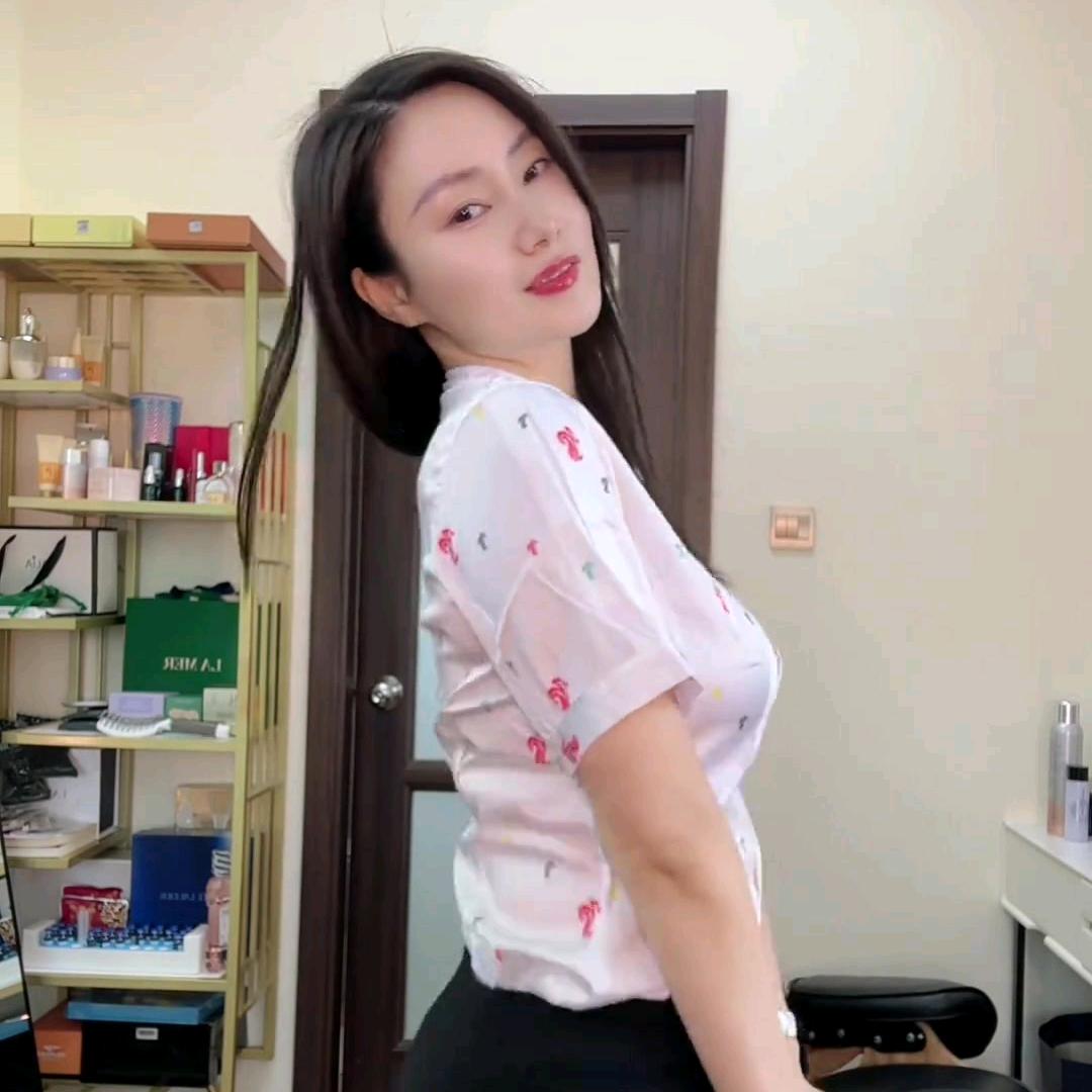 爱笑的婷妹