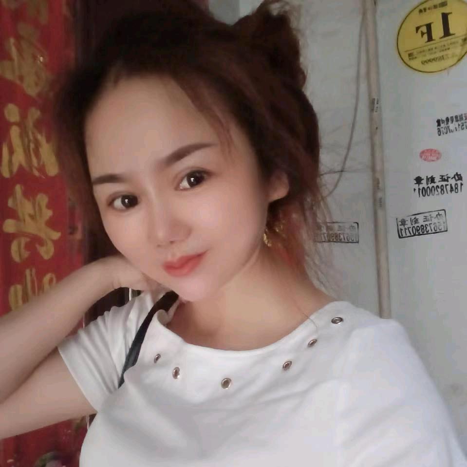 常德小白菜漂亮女人服装