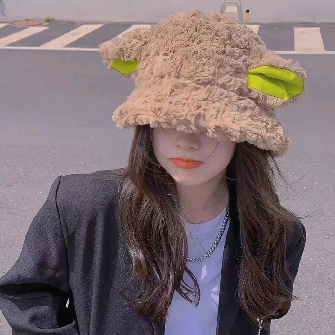 采蘑菇的小姑娘😝