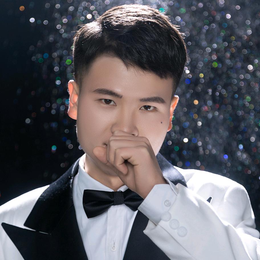 ｛｝小云