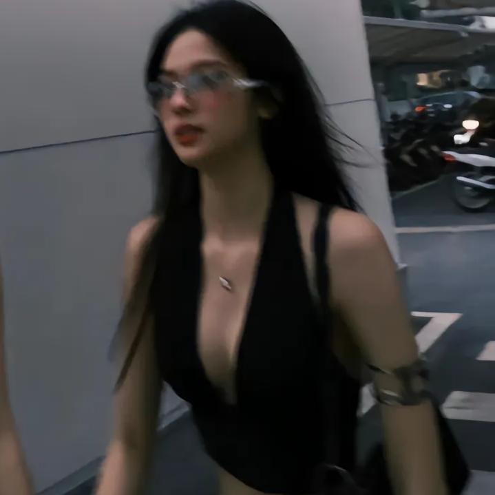 多孔小面包🍞𖠚ᐝ