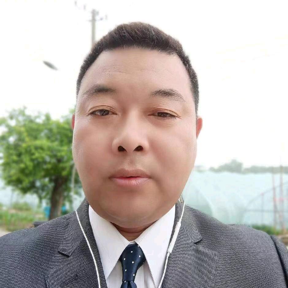 水箱哥助理，黄毛。