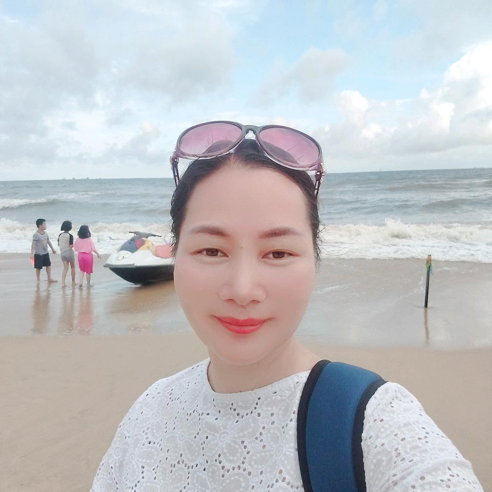 美丽人生潘彩霞