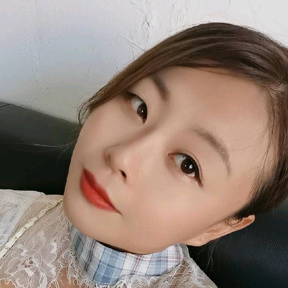 努力生活的小女子