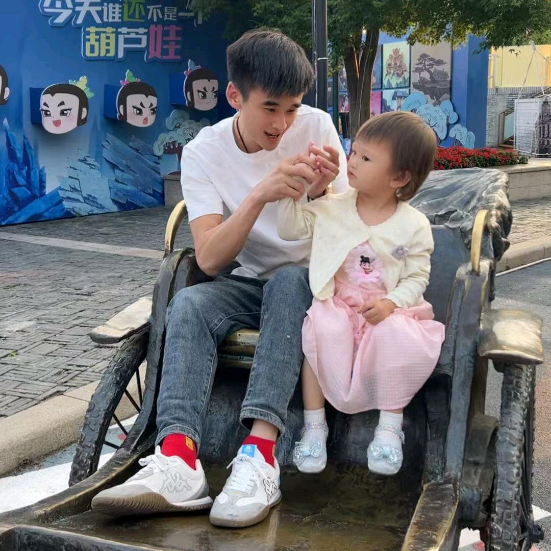 伊伊 《宝贝成长记》
