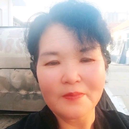 俏佳人鸡焖鱼烤全羊
