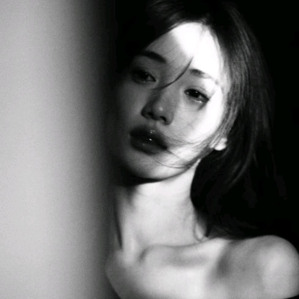 花不会惦记花店🥀