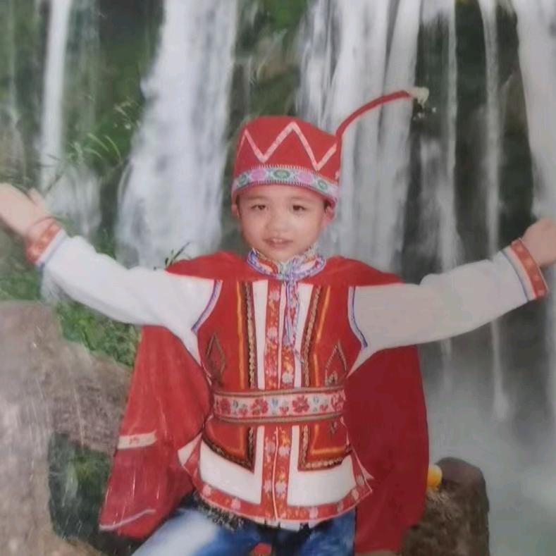 昨天忘记拿伞了yu