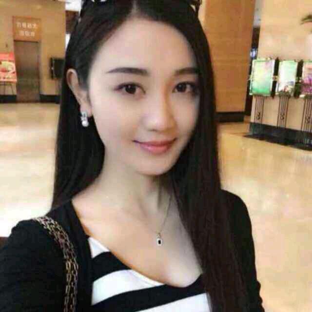 潮流服饰穿搭精选