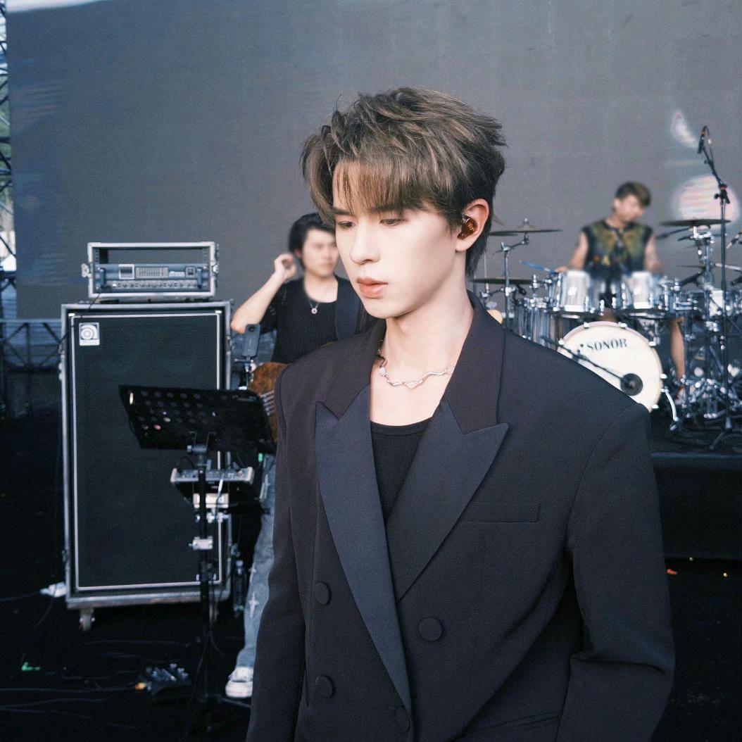 小狗的挖掘机！